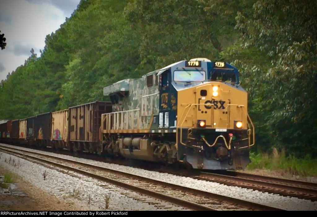 CSX 1776 (ES44AC)